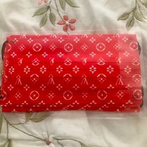 Trendy Fashionable Mask. 🌺